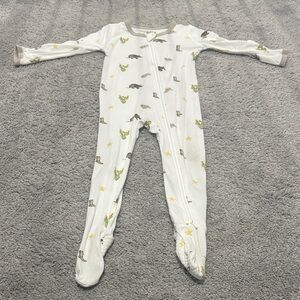 Kyte BABY White and Gray Kids Footie with Star and Animal Print